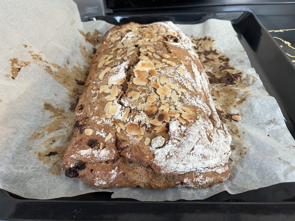 Desem kerstbrood volkoren gebakken